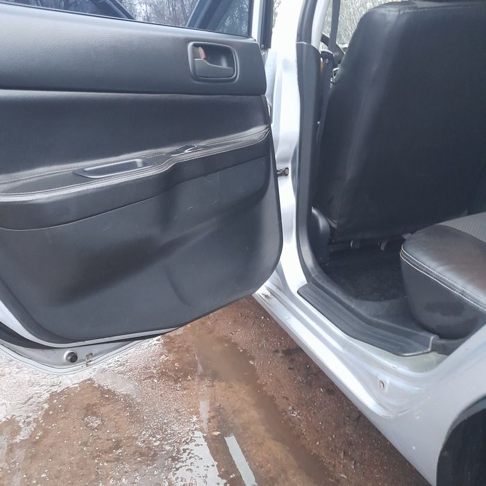 Лансер 9 1.6 бензин