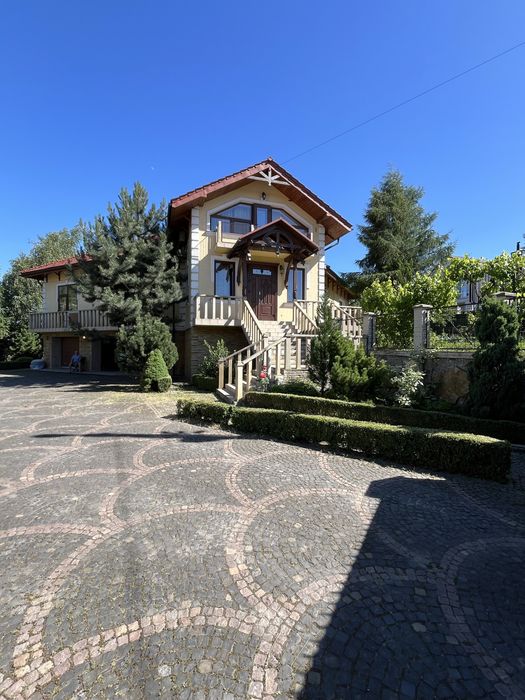 Авторський Будинок з Басейном та Укриттям - район Кварцу