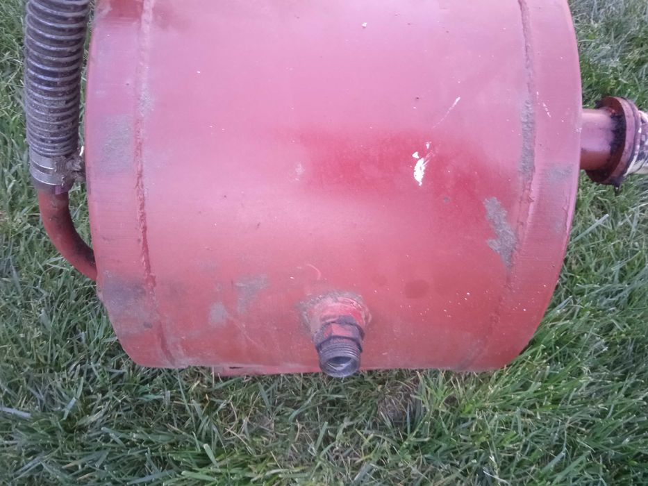 Zbiornik oleju hydraulicznego bizon