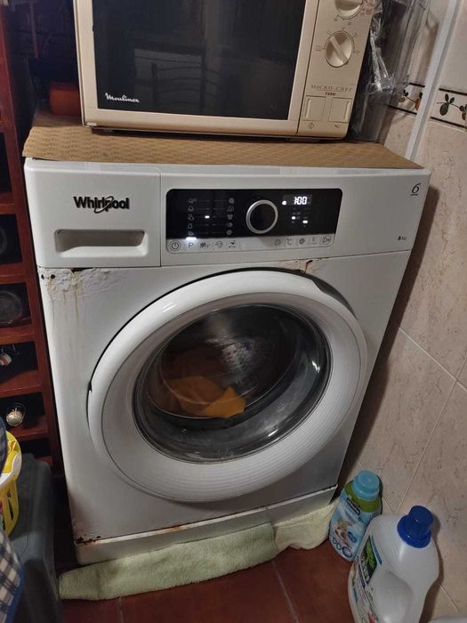 Maquina lavar Roupa Whirpool 7KG 1200RPM - A+++  a funcionar