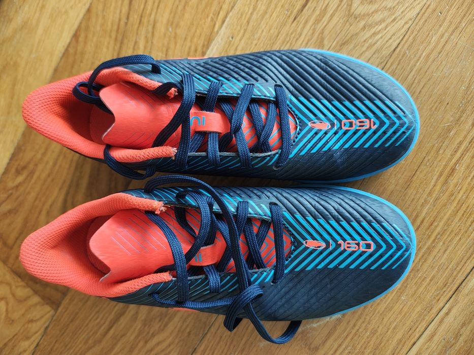 Buty halówki do gry w piłkę nożną dla chłopca rozm. 35