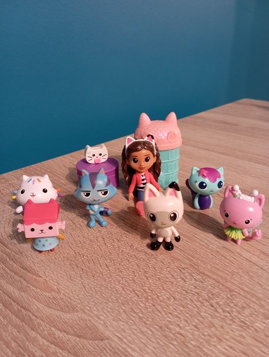 Domek na drzewie koci domek Gabi.