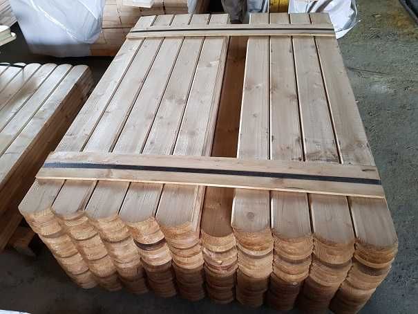 Sztachety drewniane świerkowe impregnowane ciśnieniowo.