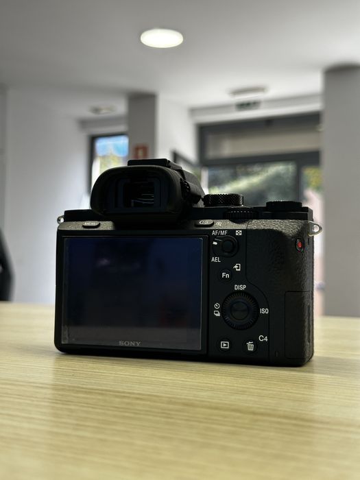 Máquina Fotográfica: Sony Alpha a7 II