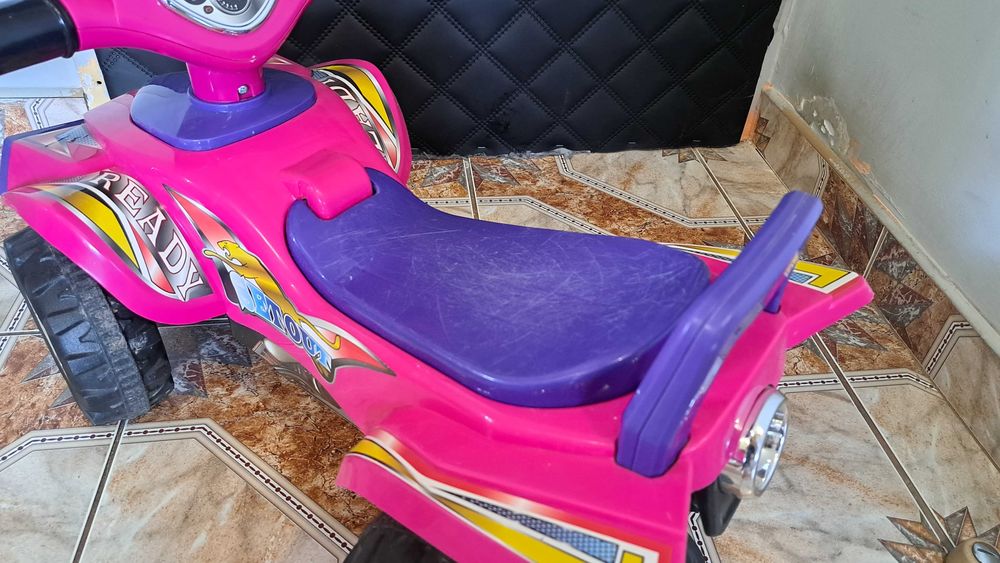 Jeździk dla dzieci sunbaby różowy