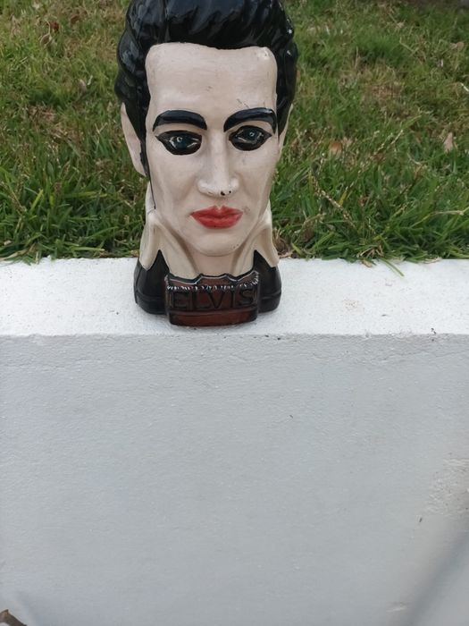 Elvis Presley Busto