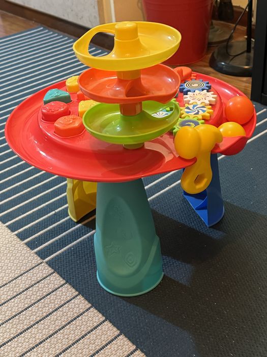 Mesa de atividade infantil