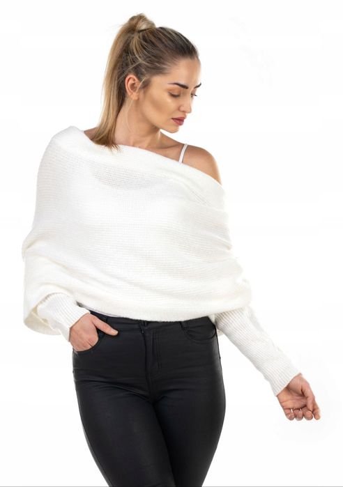 Suknia ślubna z odkrytymi plecami