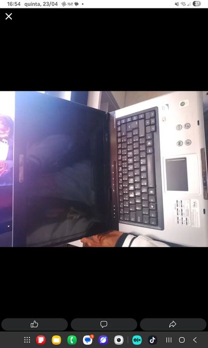 Laptop453535956636815361