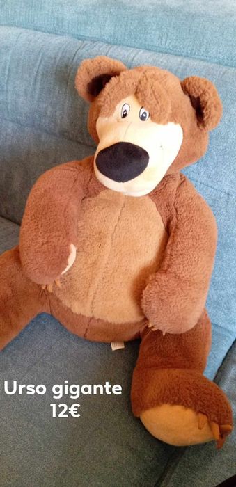 Masha e o urso, casas e peluches..
