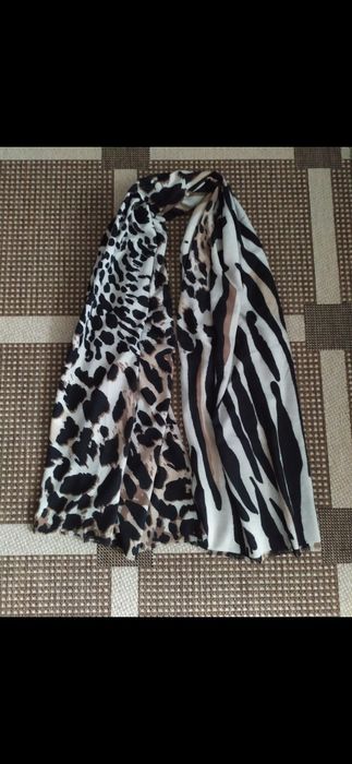 Szalik damski w panterkę w zebrę wełna wiskoza