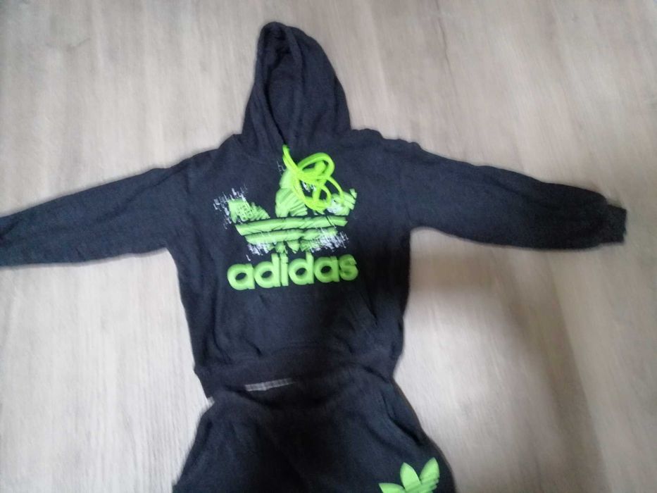 Fato de treino da Adidas, 6 anos