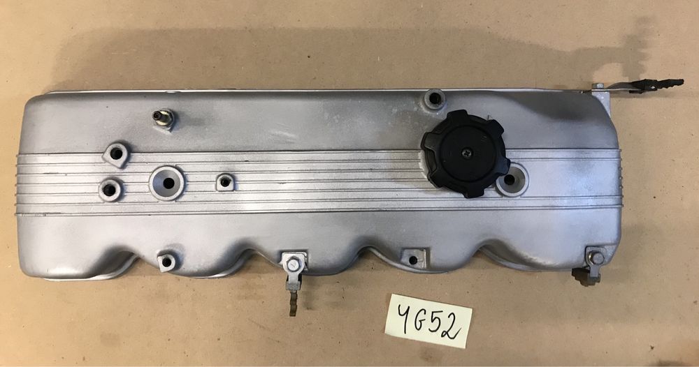 Pokrywa zaworów Mitsubishi 4G52