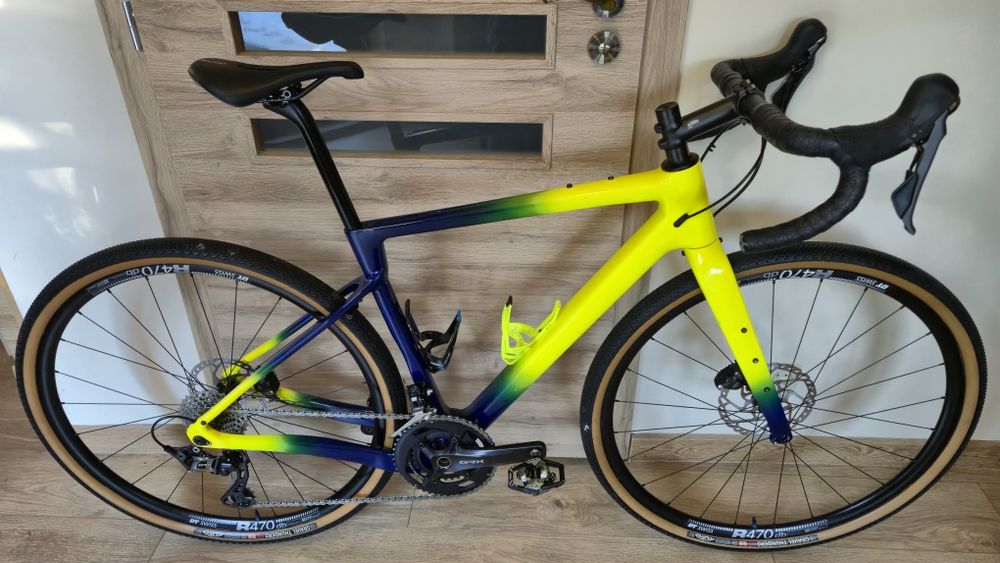 Karbon Gravel carbon , Shimano GRX 810, DT Swiss