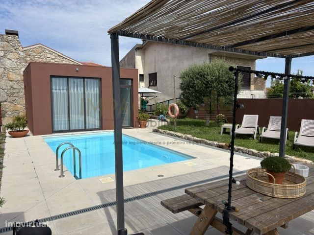 Moradia V3+2 com Piscina