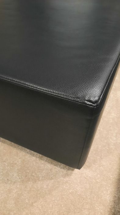 Puff mesa 1metro x 1metro, em óptimo estado.