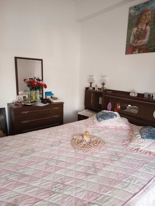 Vendo vários móveis usados para desocupar entrego em mãos em Alcobaça