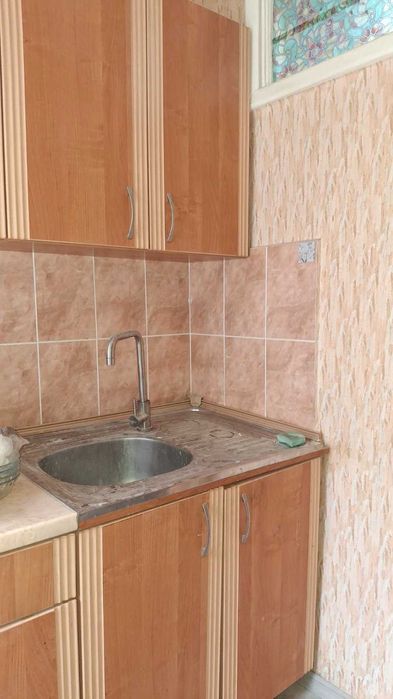 продам 1 комн на Бочарова  19 999  у.е