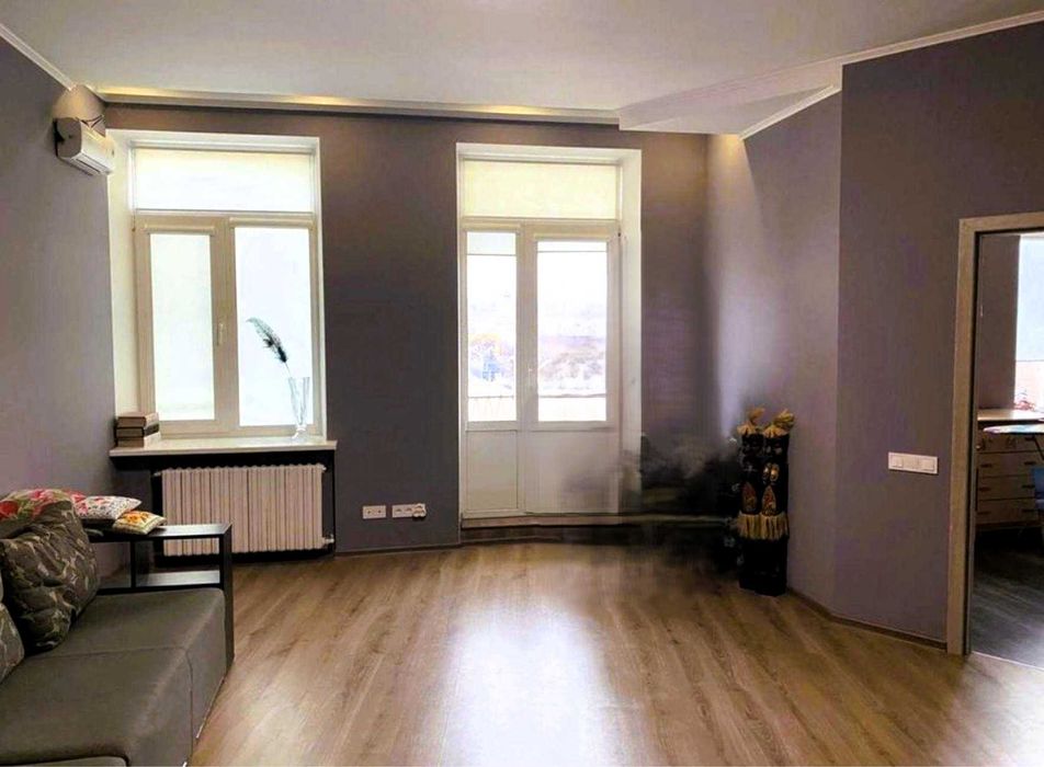 Продаж 3-кімнатну квартиру Центр  Дмитра Яворницького театр опери AK