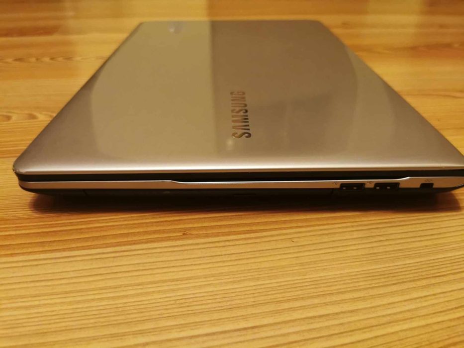 Laptop Samsung, i3, 6,0 GB, Nvidia, SSD  !!! 750zł 

Laptop spra