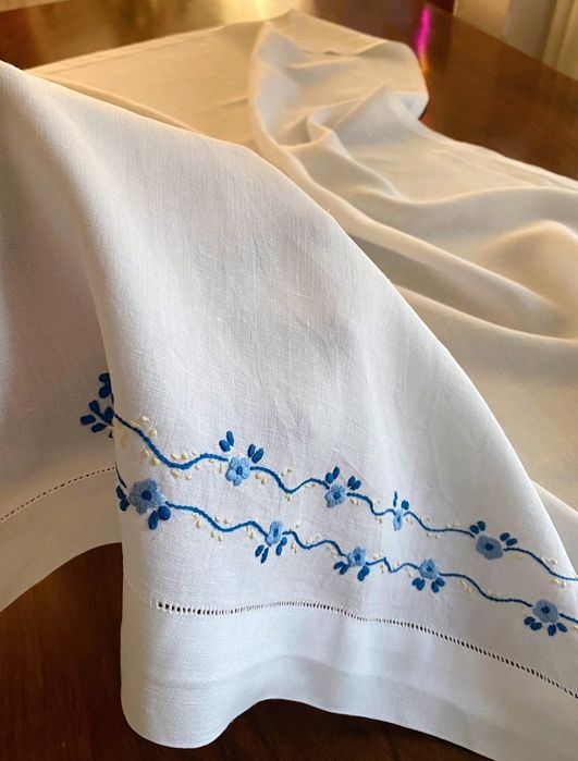 Toalha linho bordada