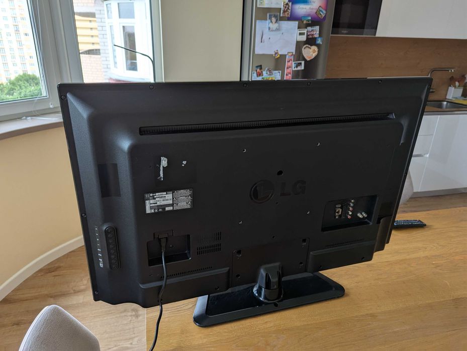 Телевизор LG диагональ 42″ без Smart TV