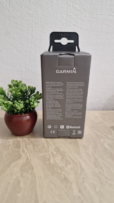 Фітнес-браслет Garmin Vivofit 4 (010-01847-10]