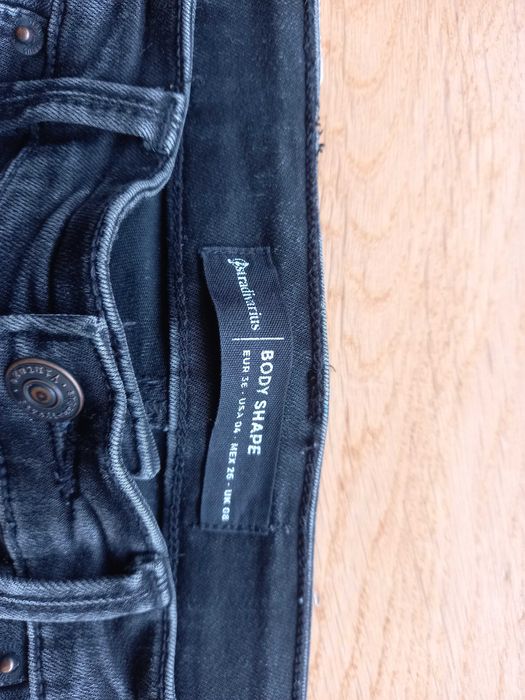 Calças pretas, Stradivarius