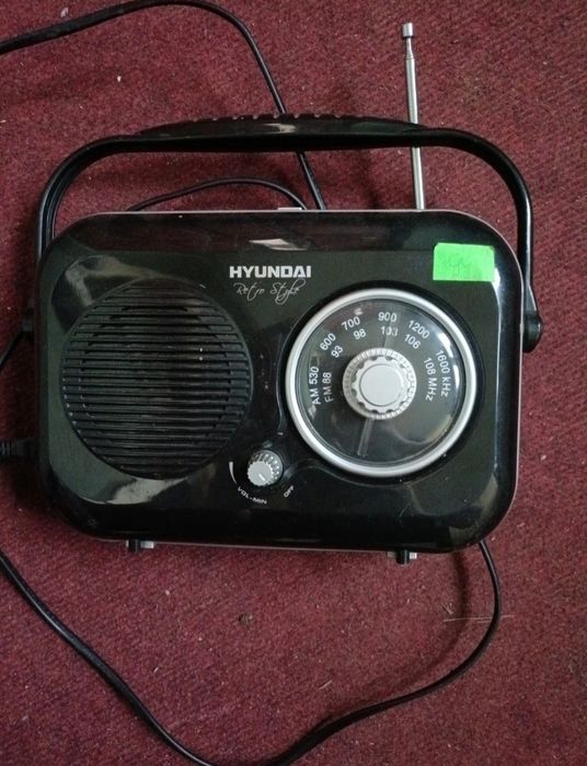 Radio Hyundai retro style sprawne