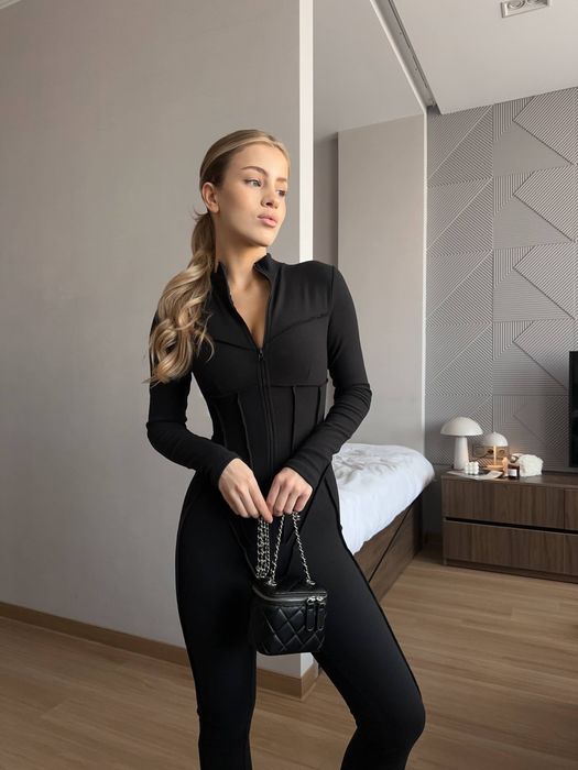 Комбінезон з акцентними швами