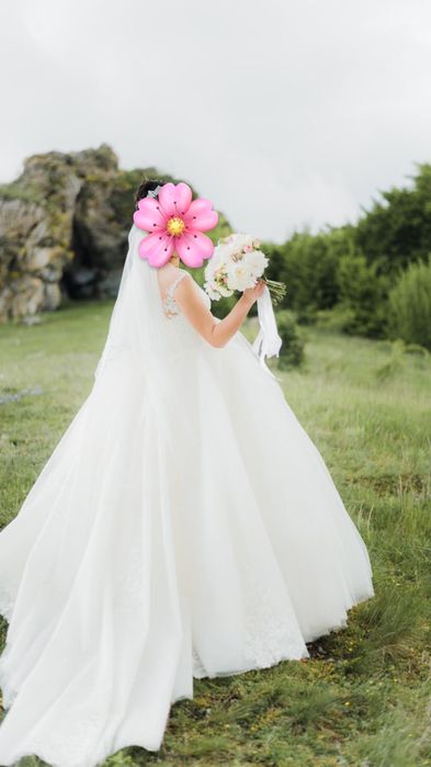 Весільна  сукня зі  знімним  шлейфом