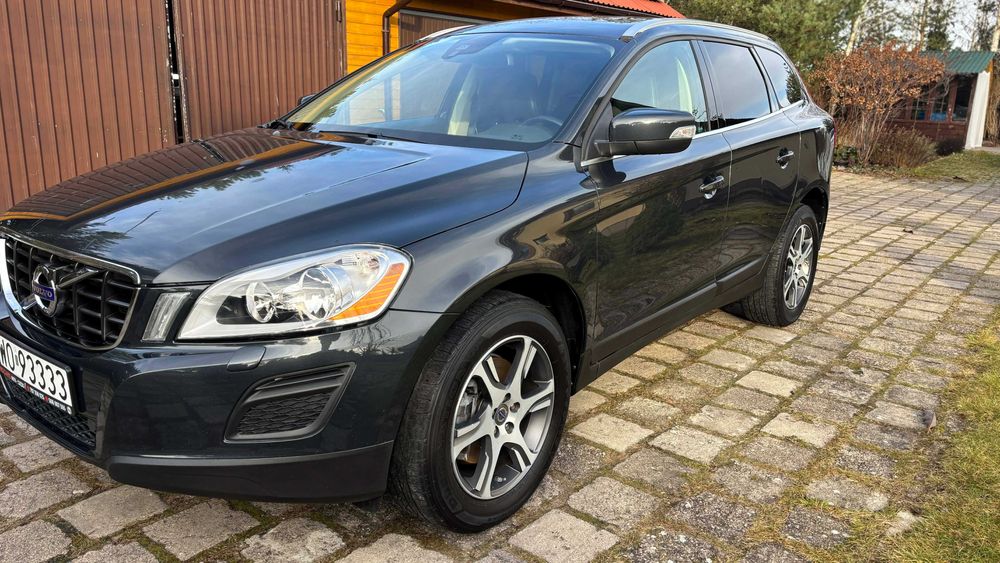 Volvo xc60 3.0.  300 km