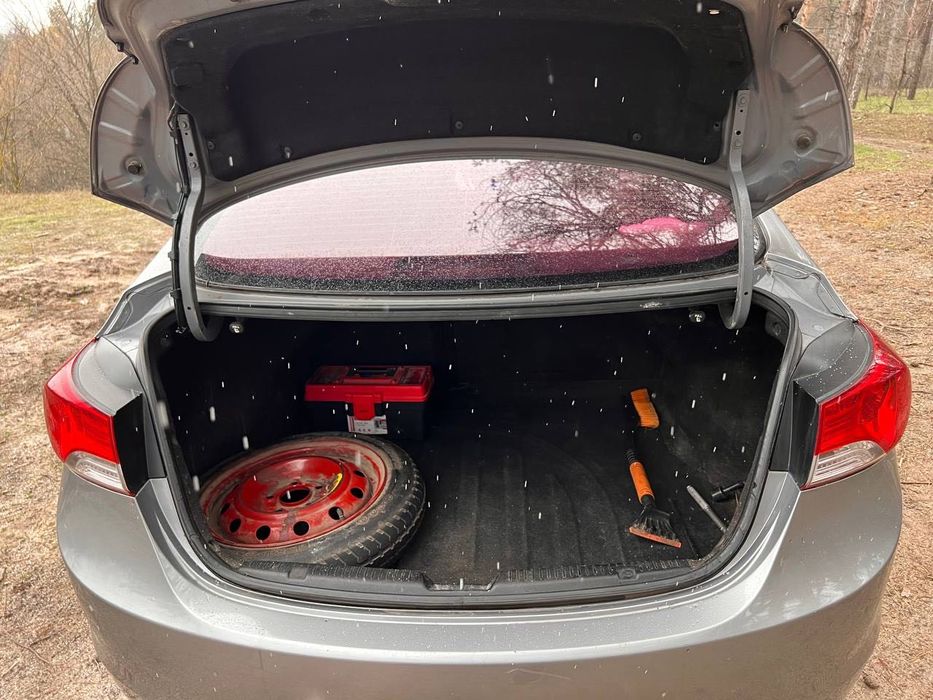 Hyundai Elantra 2012