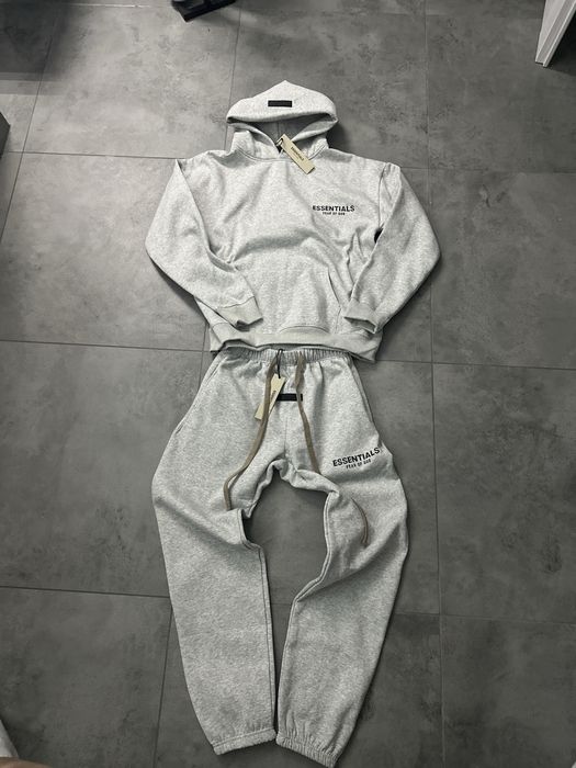 Dres essentials L