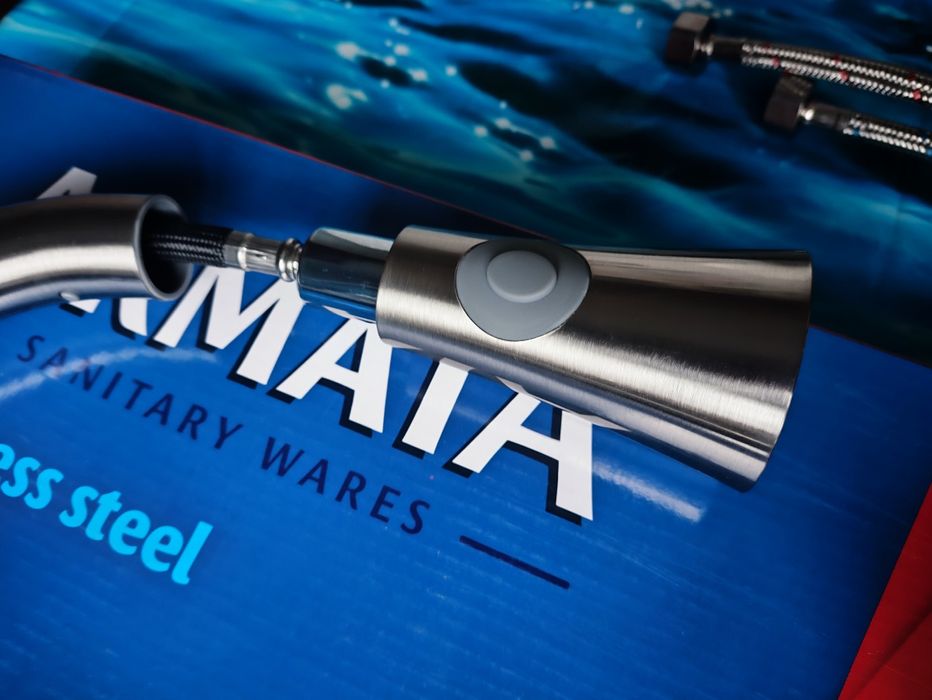 Смеситель, змішувач для кухни ARMATA SUS-014-B с выдвижной лейкой