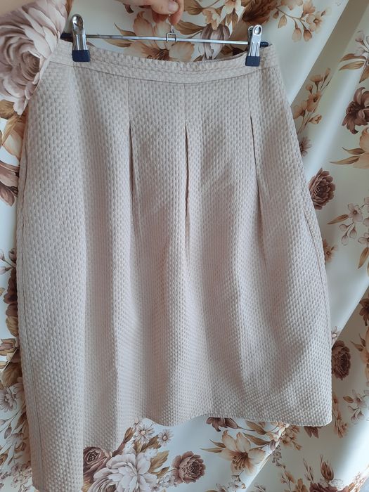 Spódnica pudrowa pudroworóżowa w kontrafałdy M 38 H&M