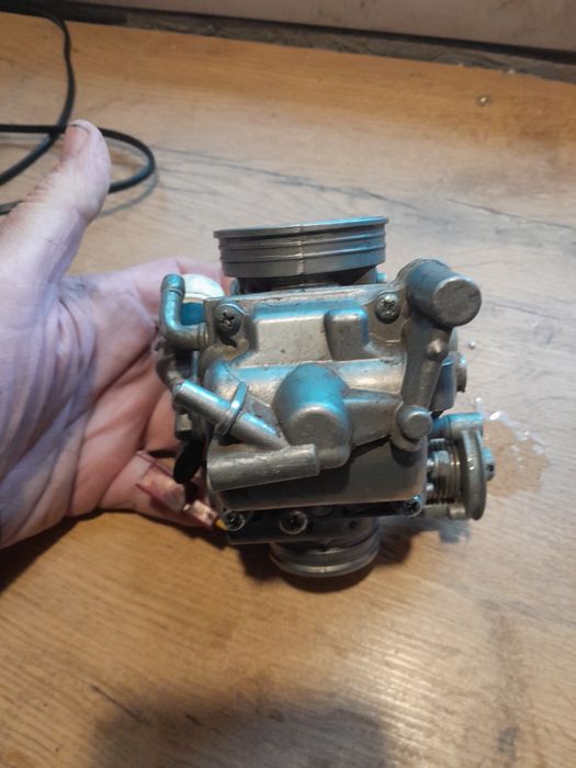 Sprzedam gaznik do piaggio x8 125
