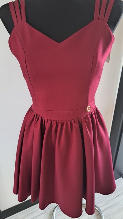 Sukienka krótka bordowa w rozmiarze 36