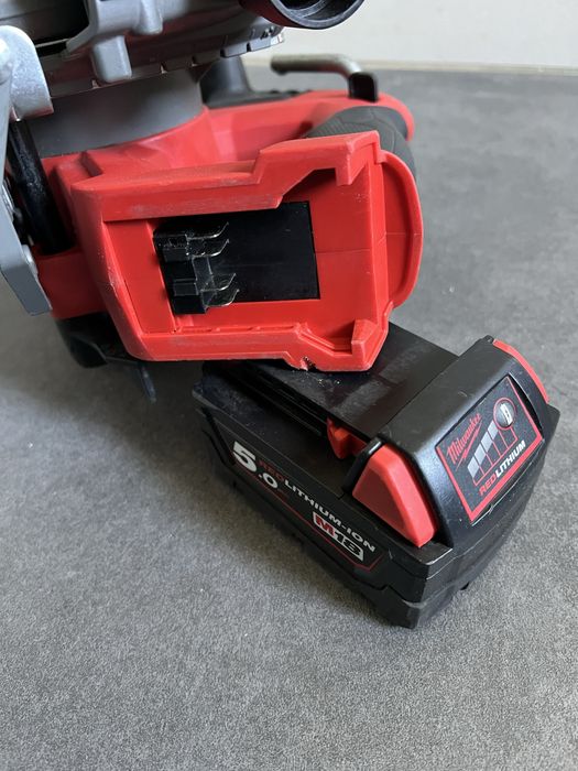 Безщіткова Акум. Циркулярна Пила Milwaukee M18 CCS 55