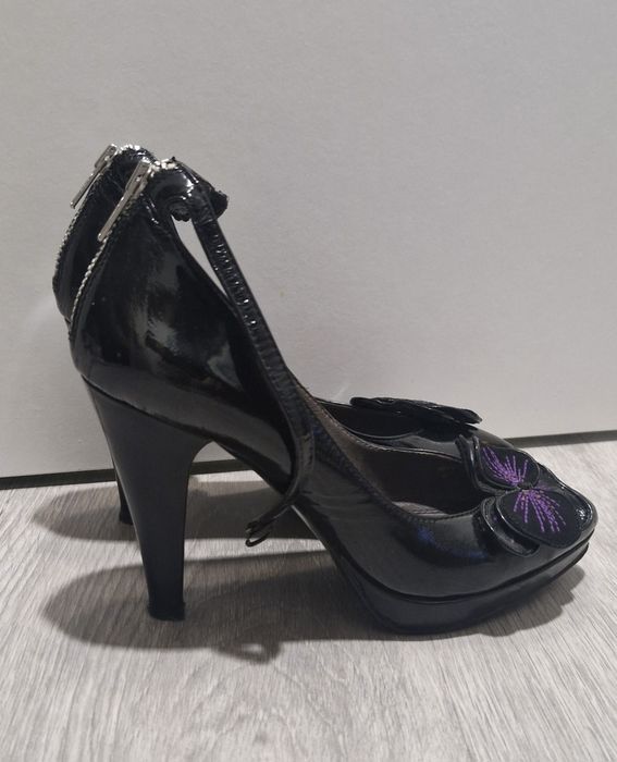 Sapatos Miss Sixty usados e em bom estado