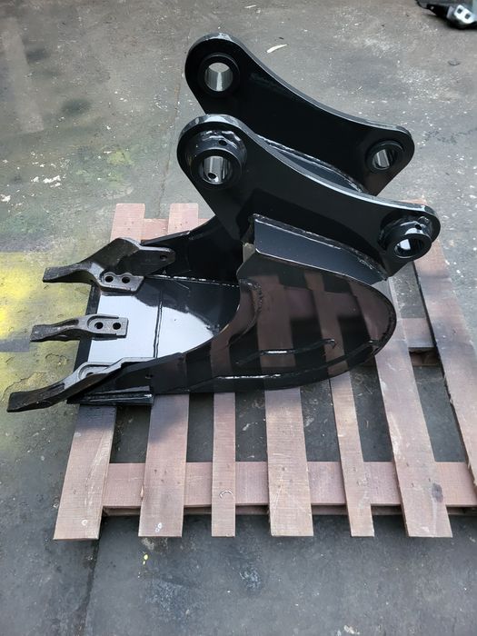 Łyżka kopiąca 30cm pod ramię koparki koparko-ładowarki CAT