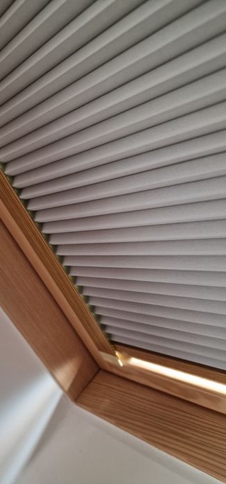 Plisy Dachowe / Na okna dachowe ROLETY