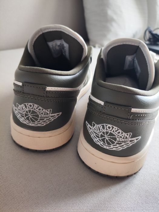 Ténis Nike Air Jordan 1 Low - NOVOS