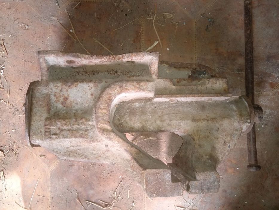 Тіскі, лещата слюсарні ссср