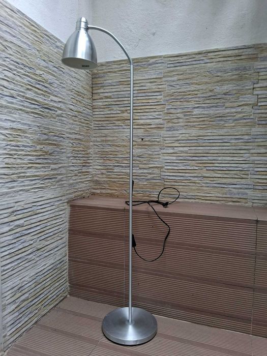 Vende-se Candeeiro Pé Ikea