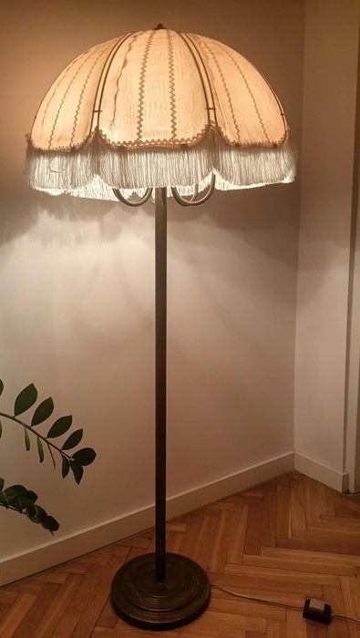 Mosiężna lampa podłogowa Hollywood Regency 6 punktów świetlnych Oryginał