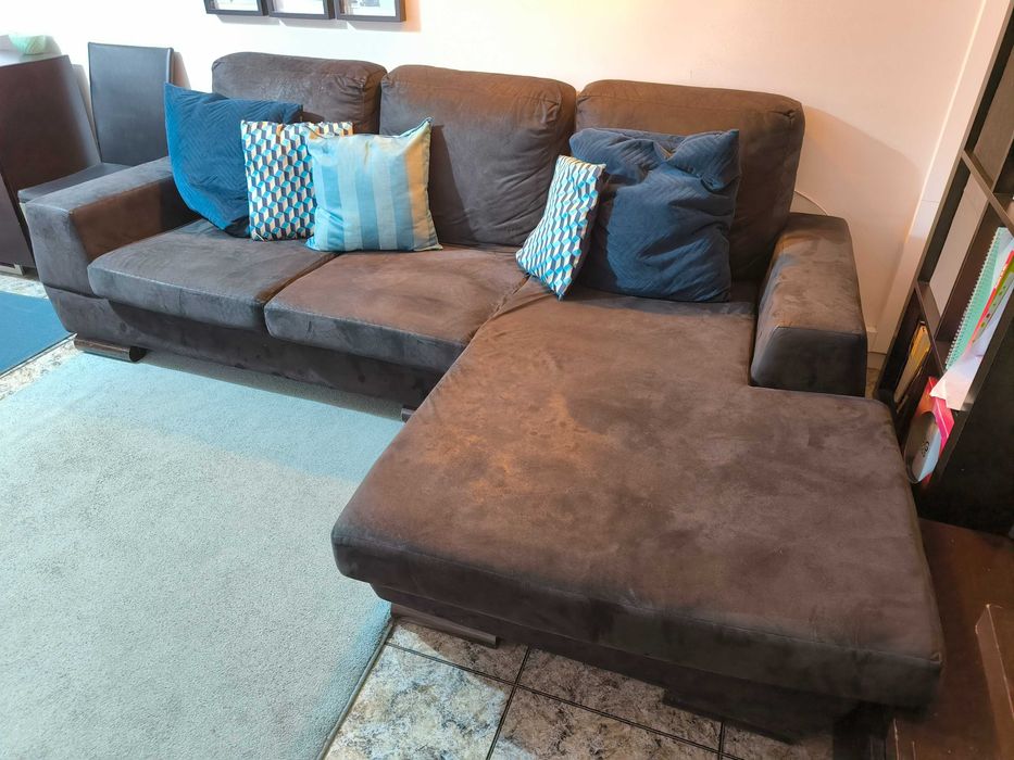 Sofá com chaise long