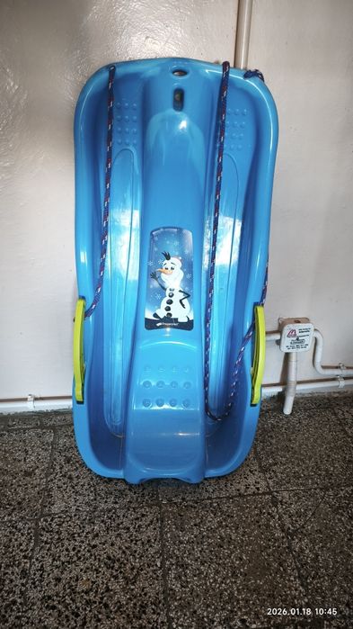 Ślizg do zjeżdżania po śniegu.