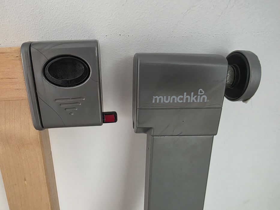 Barreira de segurança criança em metal 68x72 cm Munchkin