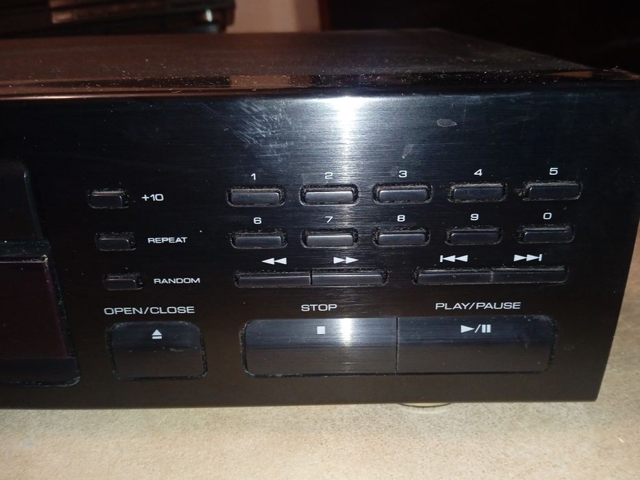 продаю CD проигрыватель Kenwood